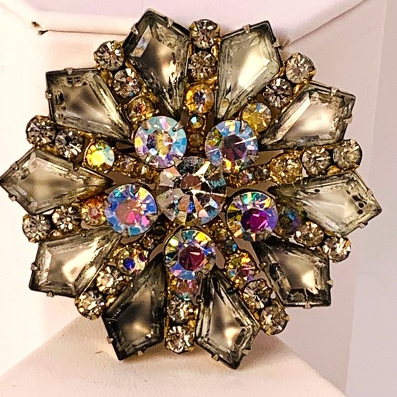 jewelry-vintage-large-brooch-rhinestones-aurora-borealis-gold-tone